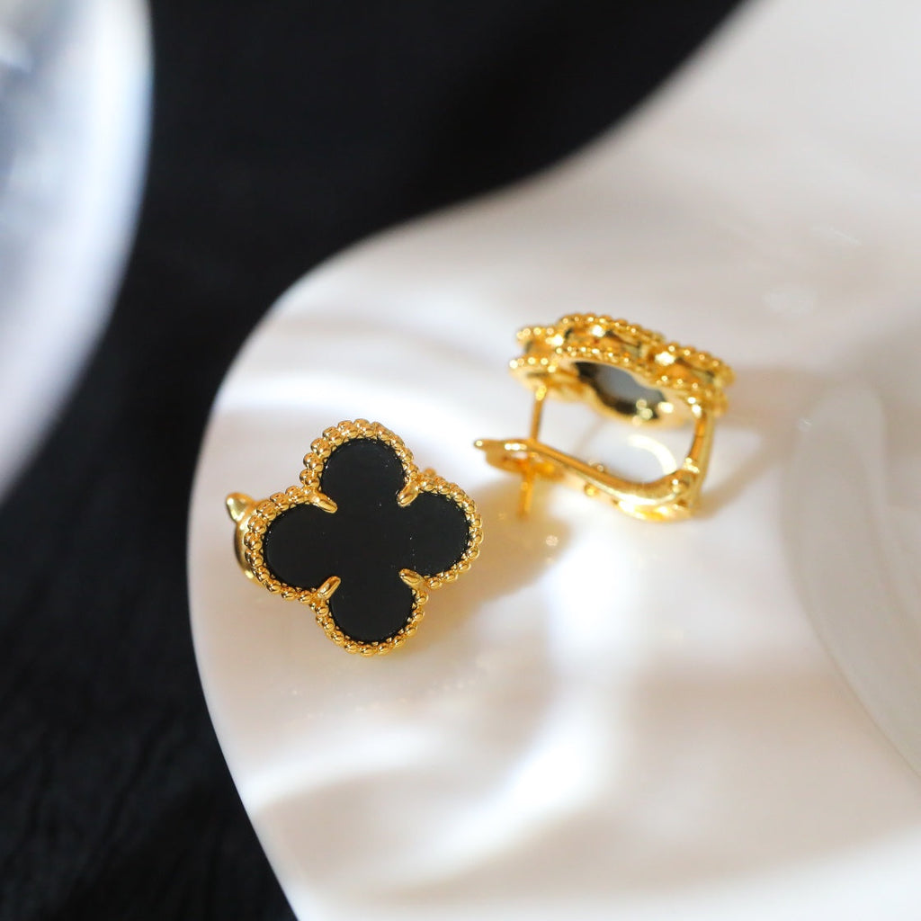 Van Cleef & Arpels CLOVER MEDIUM GOLD ONYX STUD EARRINGS