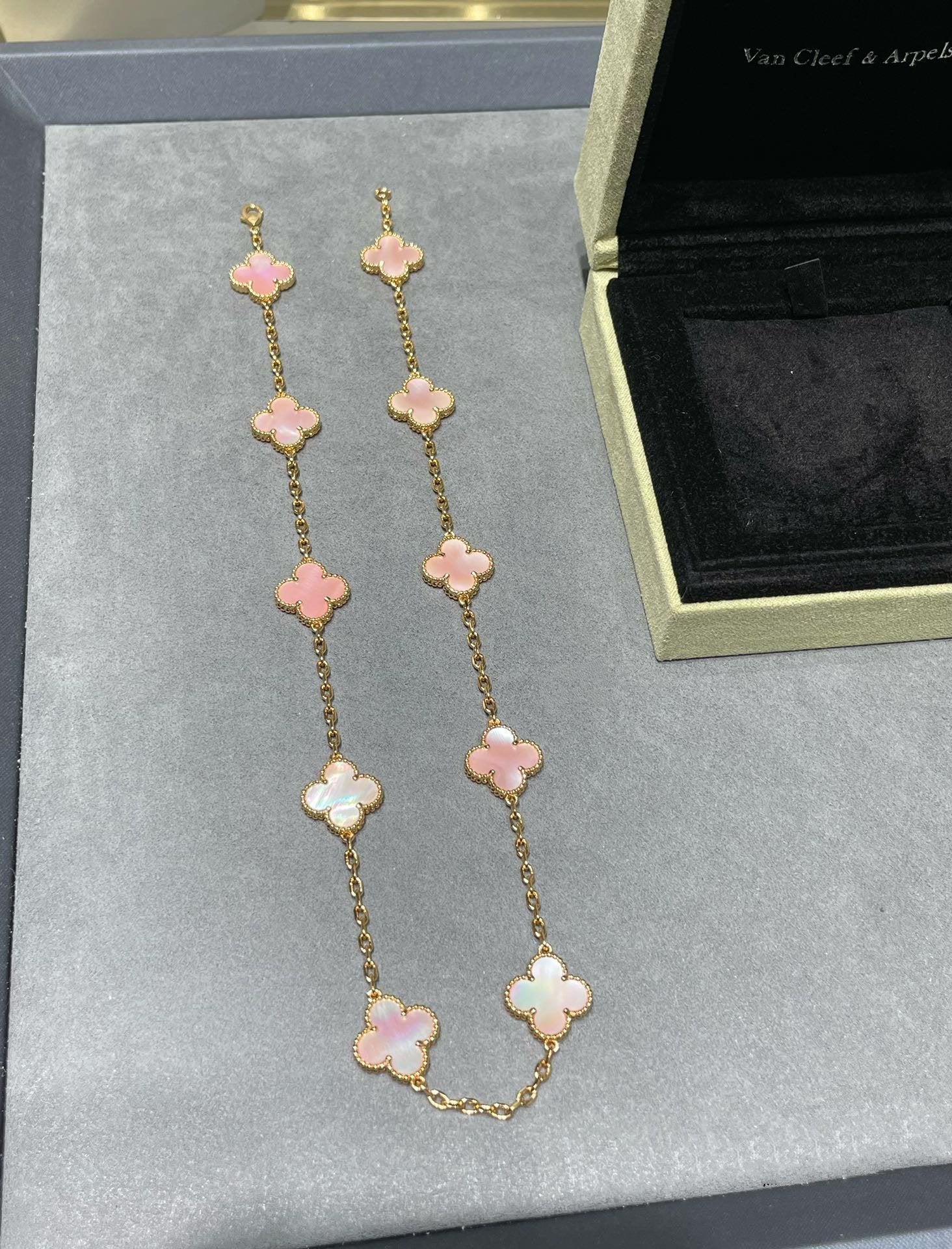 Van Cleef & Arpels CLOVER 10 MOTIF PINK MOP