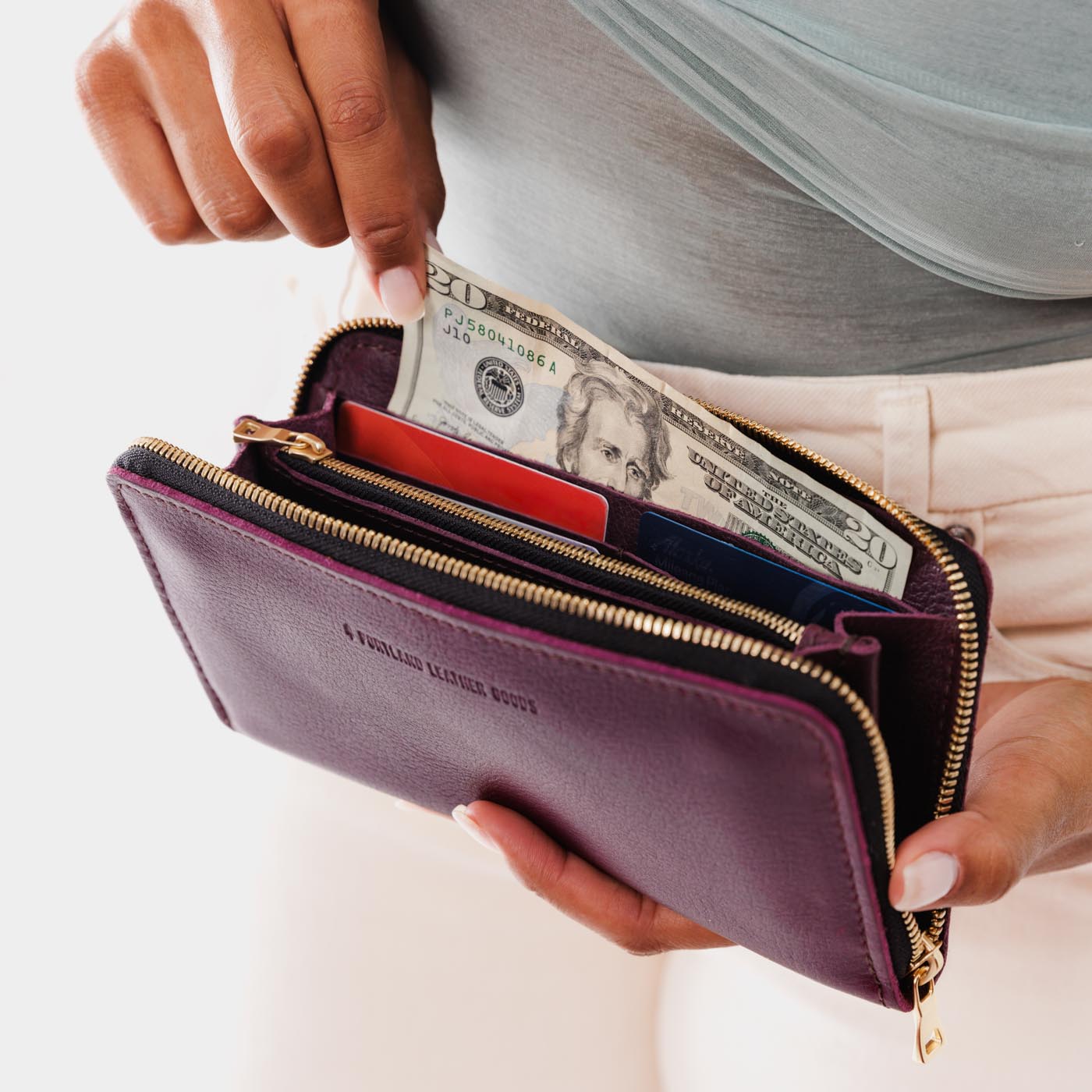 Accordion Zip Wallet |Tiffany necklace