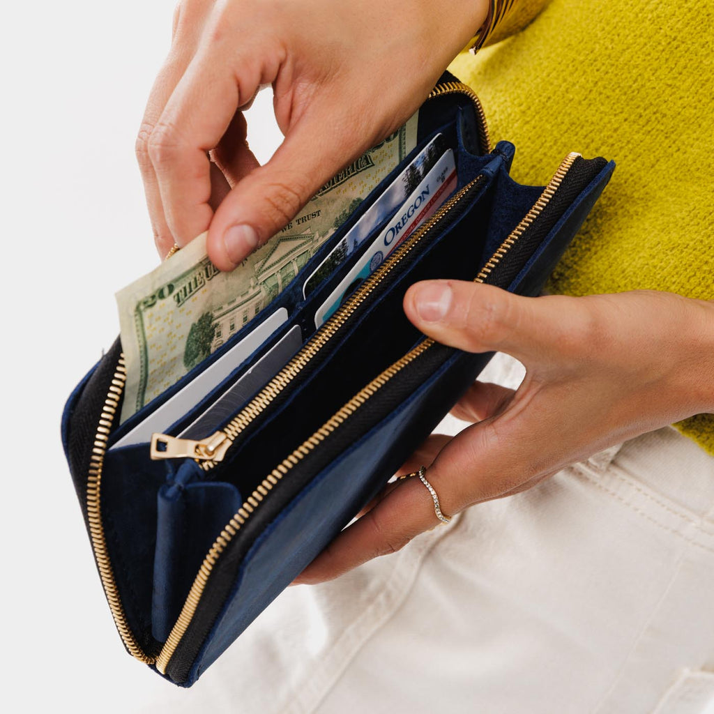 Accordion Zip Wallet |Tiffany necklace