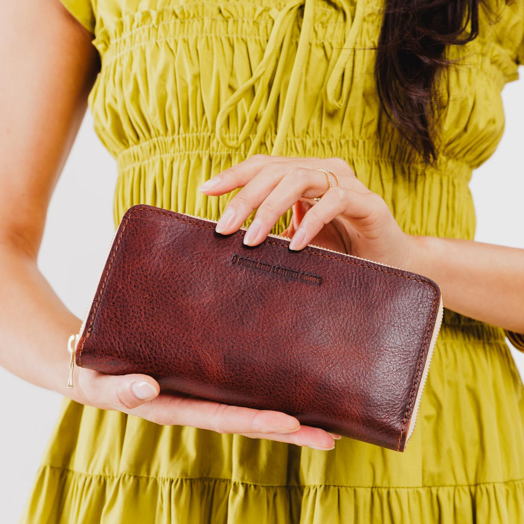 Accordion Zip Wallet |Tiffany necklace