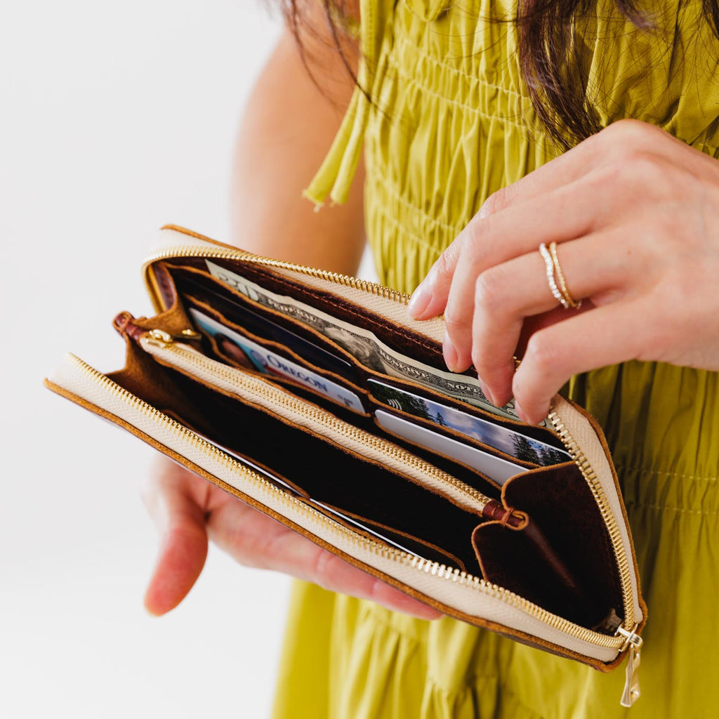 Accordion Zip Wallet |Tiffany necklace