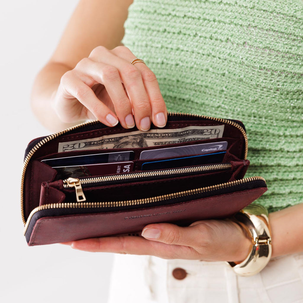 Accordion Zip Wallet |Tiffany necklace