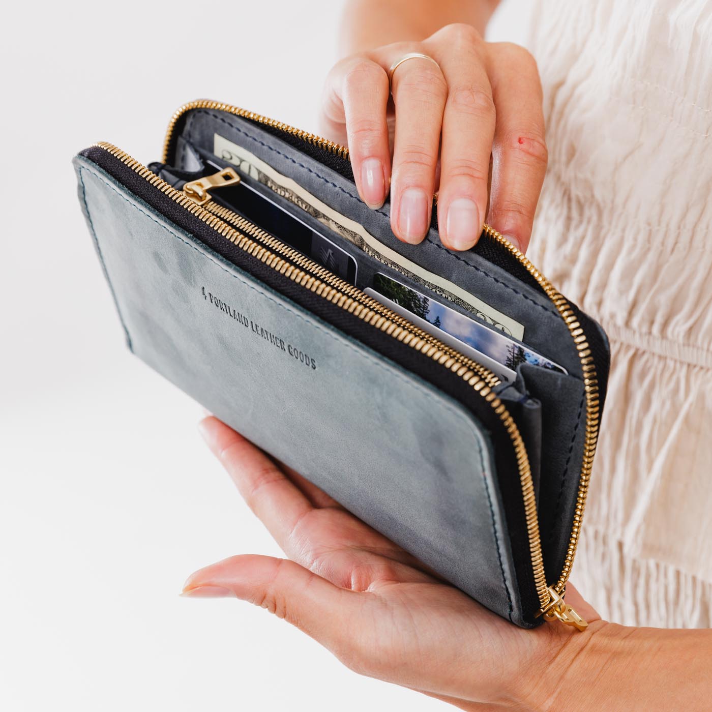 Accordion Zip Wallet |Tiffany necklace