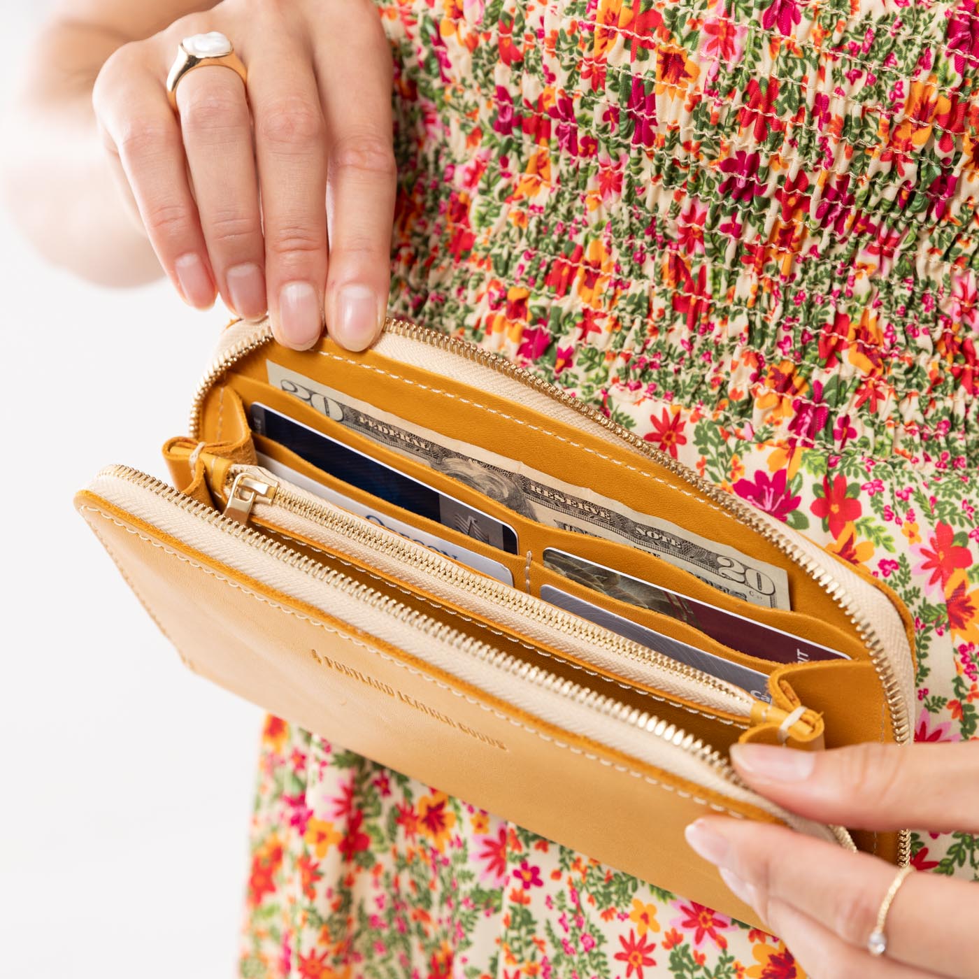 Accordion Zip Wallet |Tiffany necklace