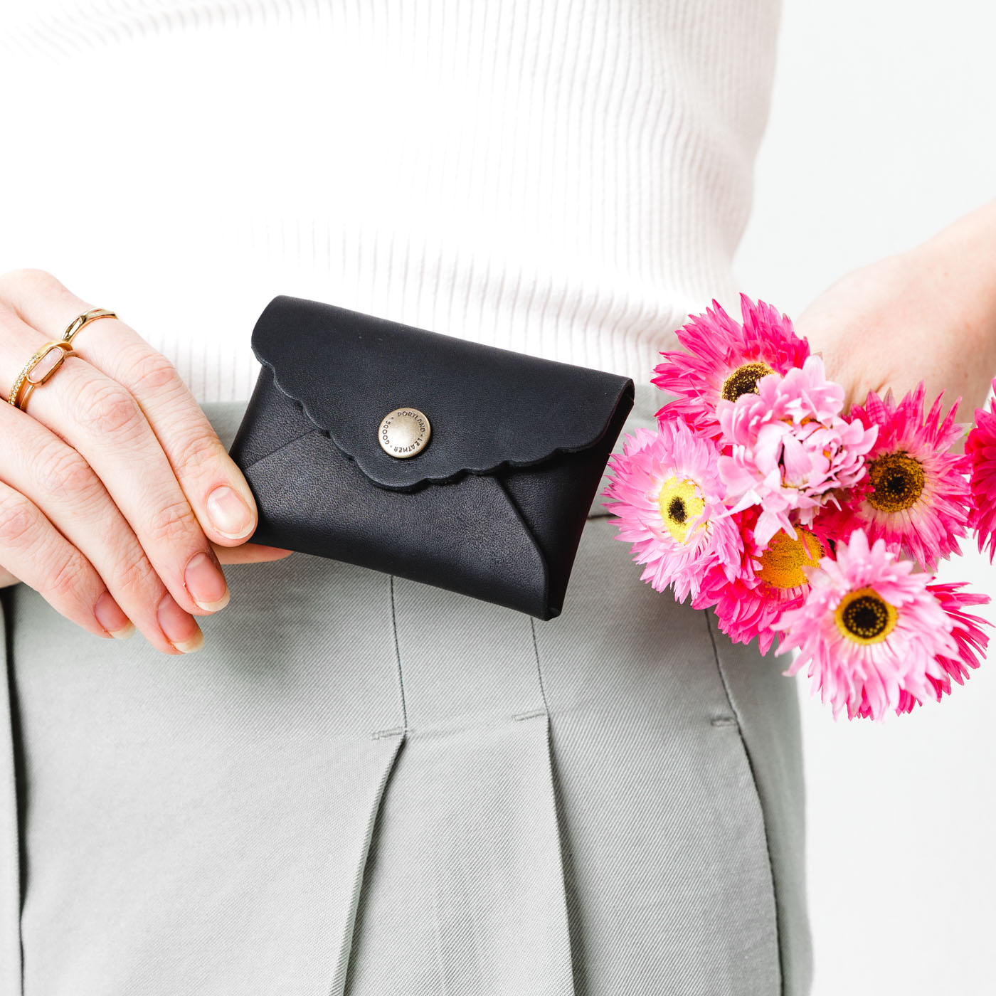 Mini Daisy Wallet |Tiffany necklace