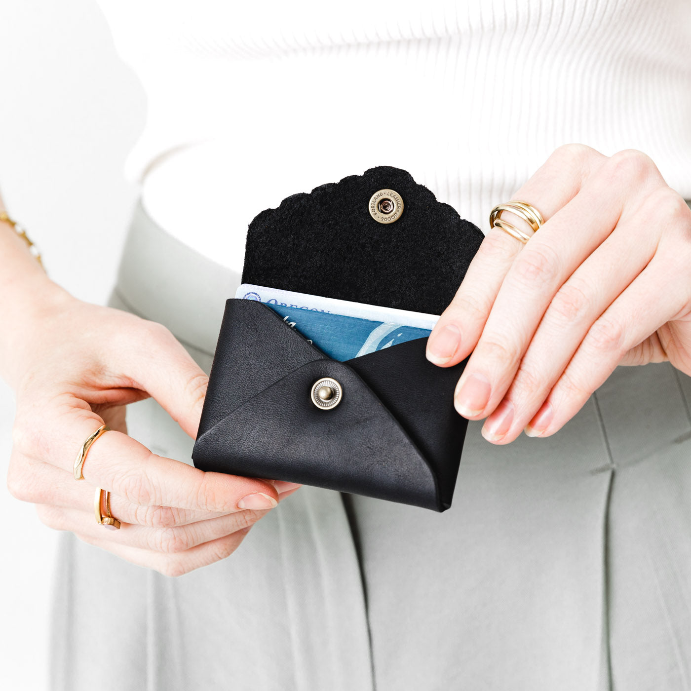 Mini Daisy Wallet |Tiffany necklace
