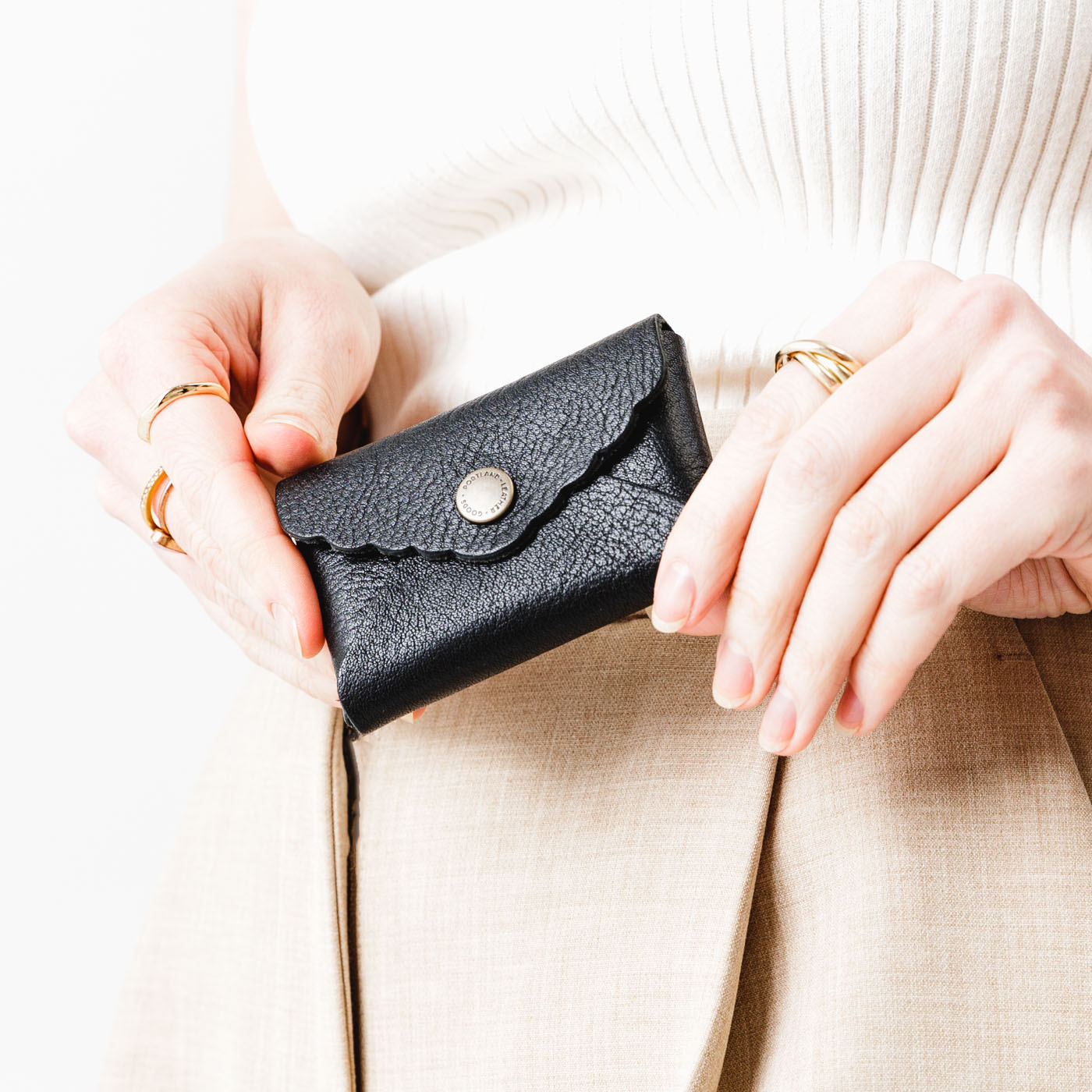 Mini Daisy Wallet |Tiffany necklace