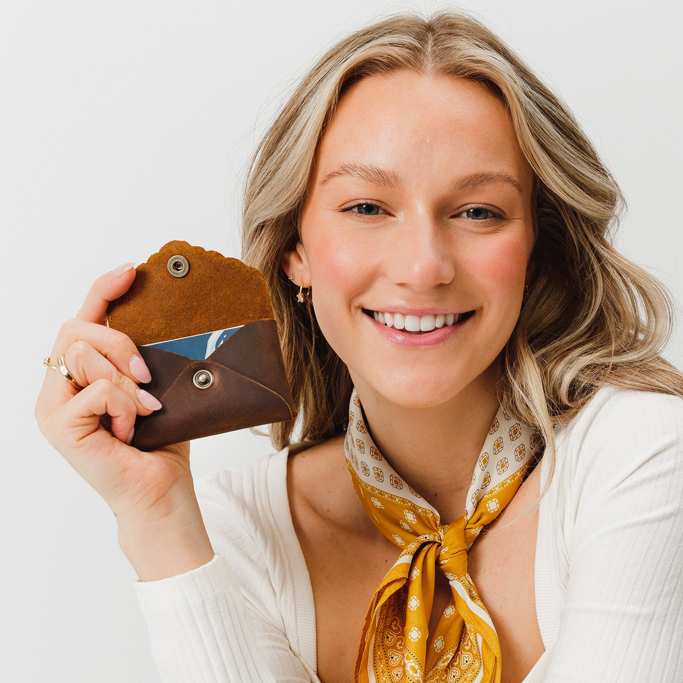 Mini Daisy Wallet |Tiffany necklace