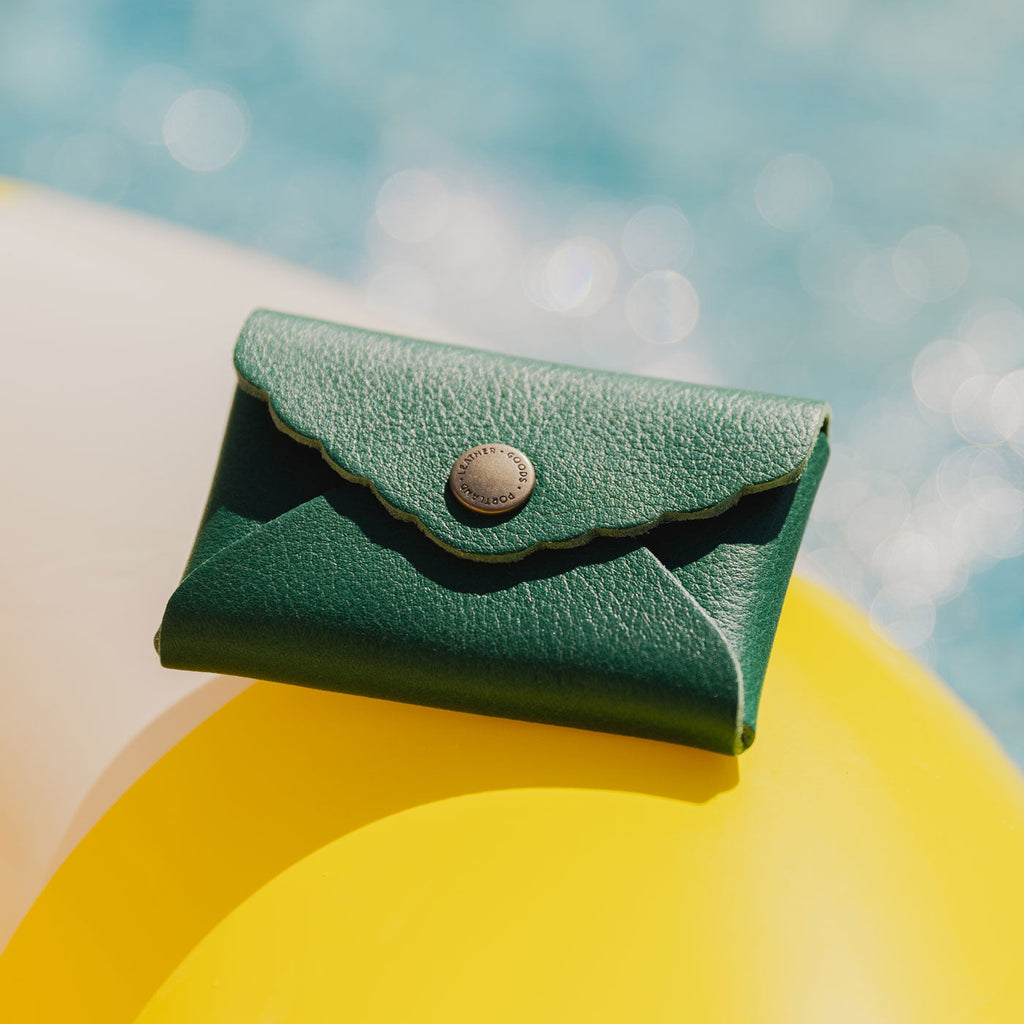 Mini Daisy Wallet |Tiffany necklace