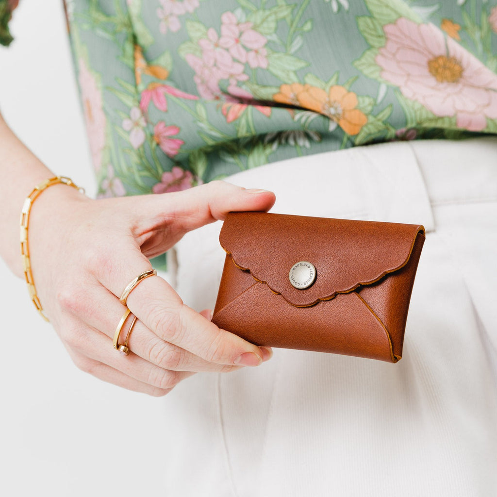 Mini Daisy Wallet |Tiffany necklace
