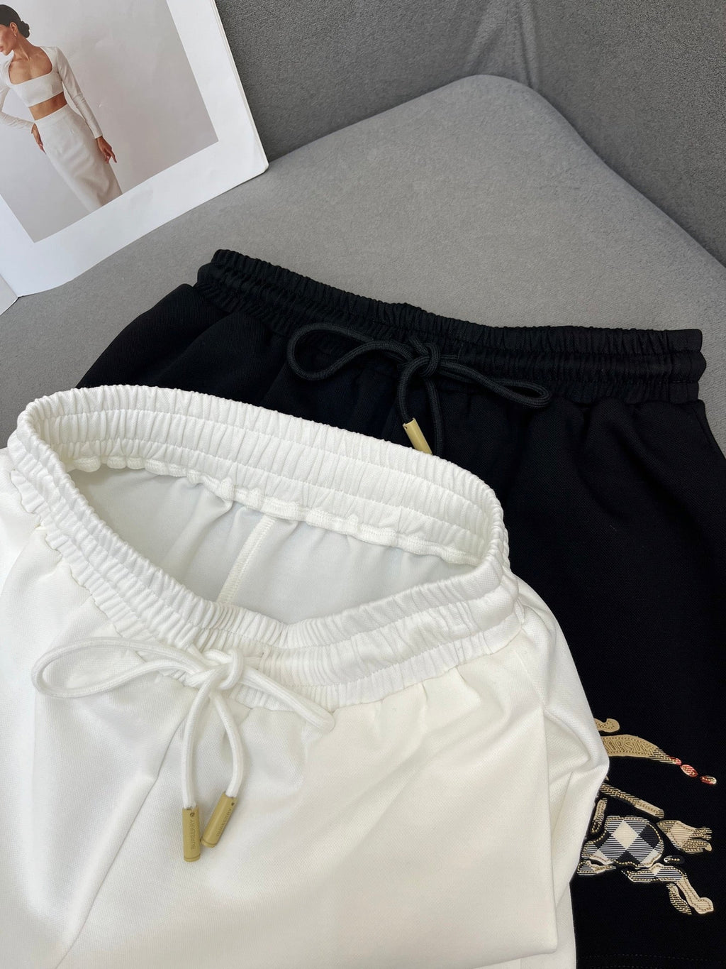 COTTON SHORTS WITH SIGNATURE EMBROIDERY