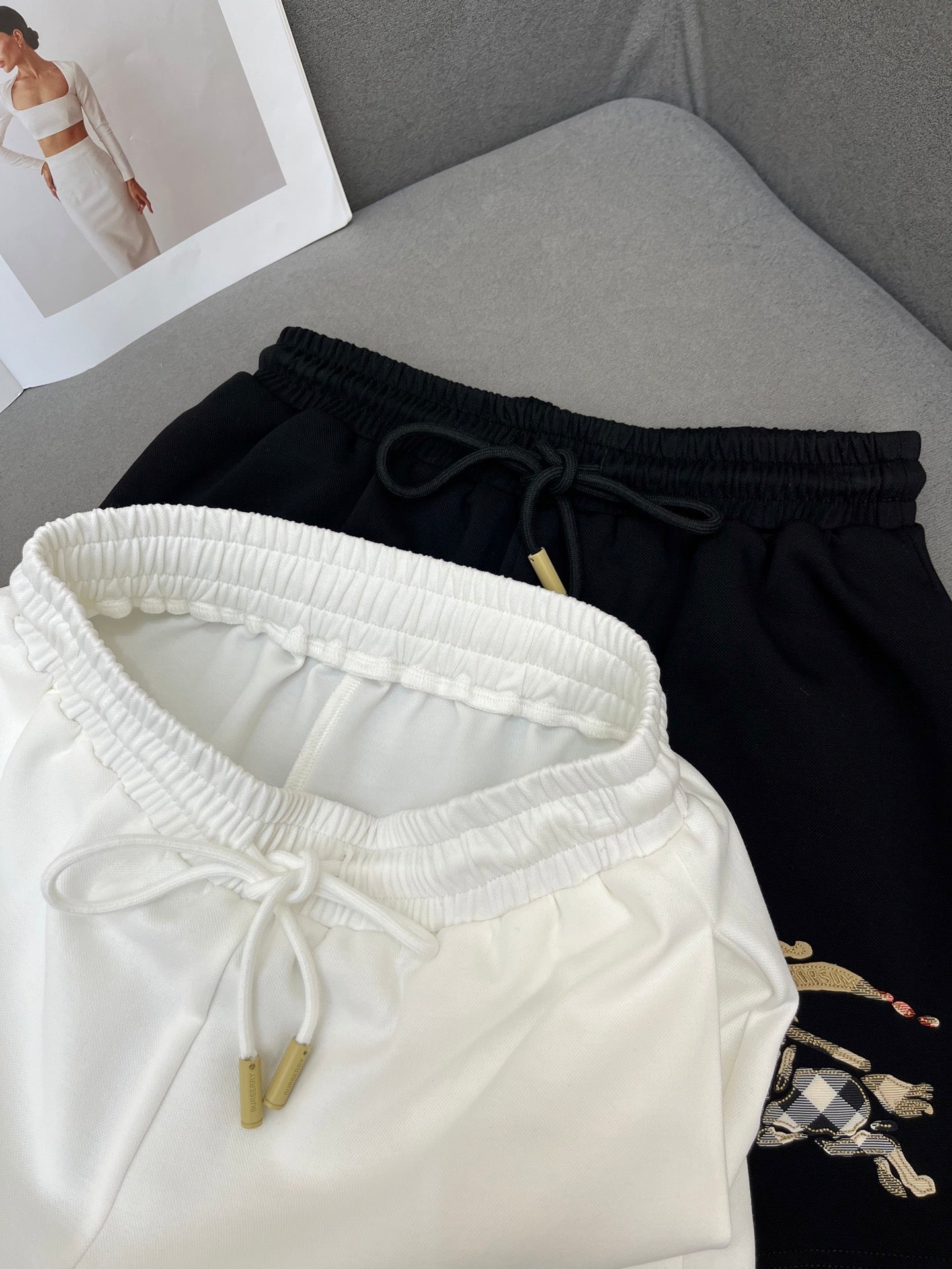 COTTON SHORTS WITH SIGNATURE EMBROIDERY