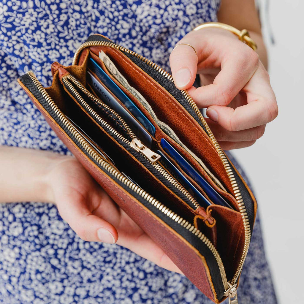 Accordion Zip Wallet |Tiffany necklace