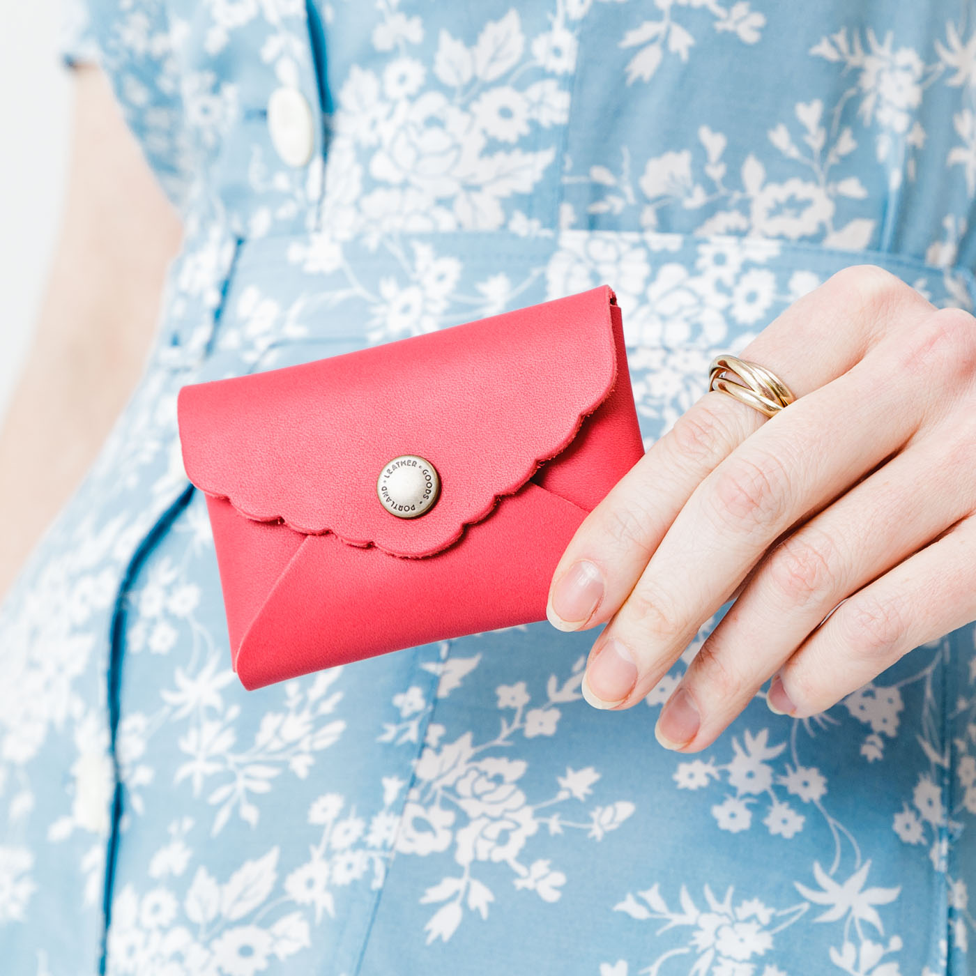Mini Daisy Wallet |Tiffany necklace