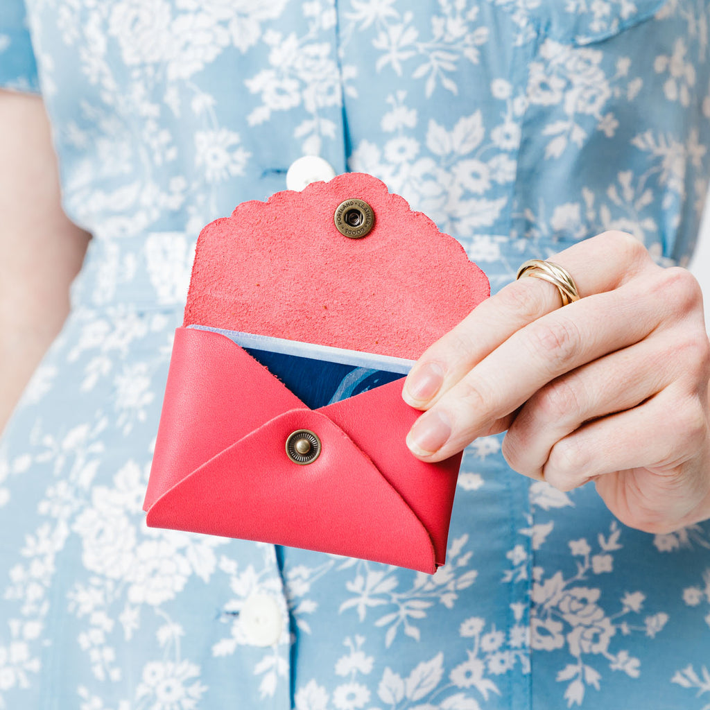 Mini Daisy Wallet |Tiffany necklace