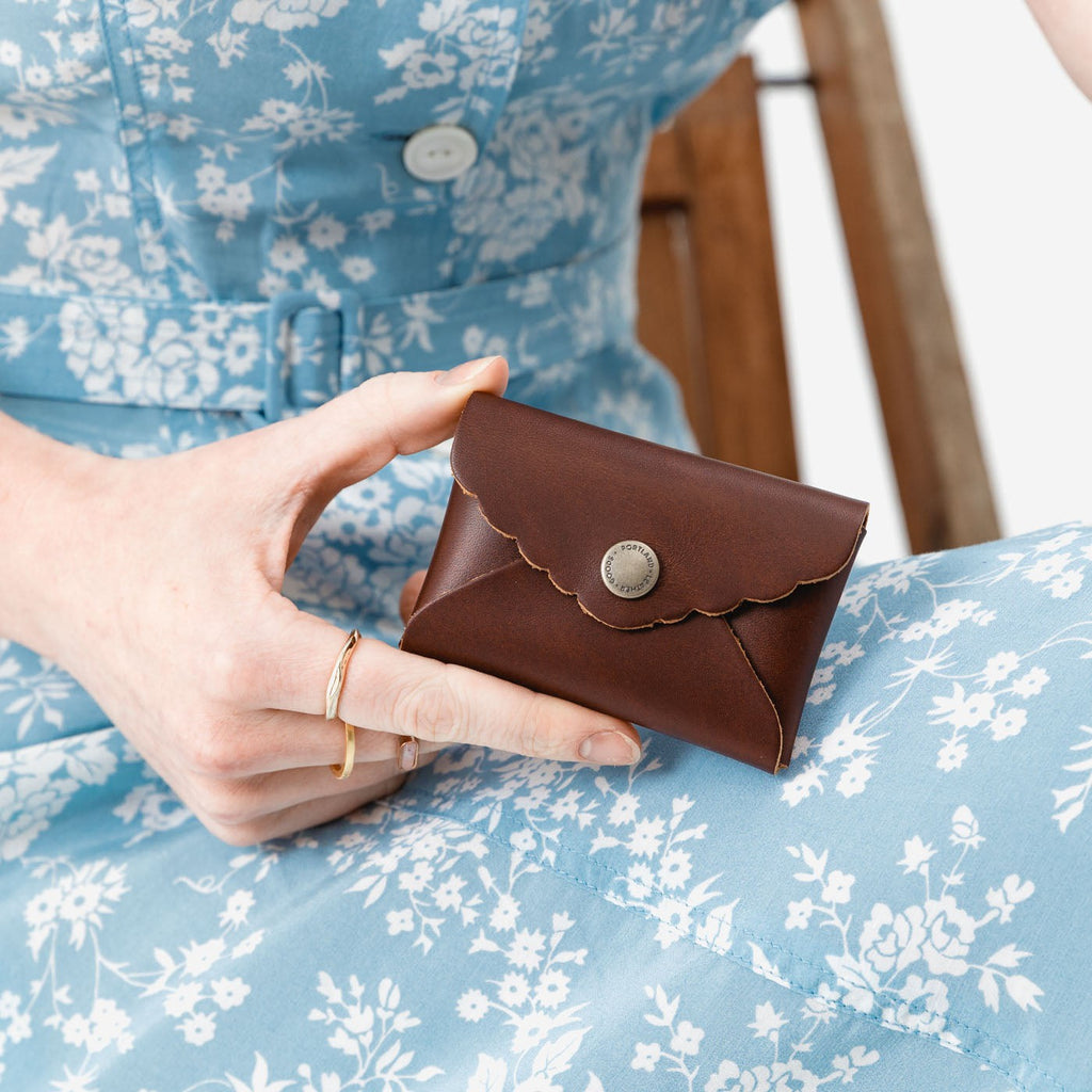 Mini Daisy Wallet |Tiffany necklace