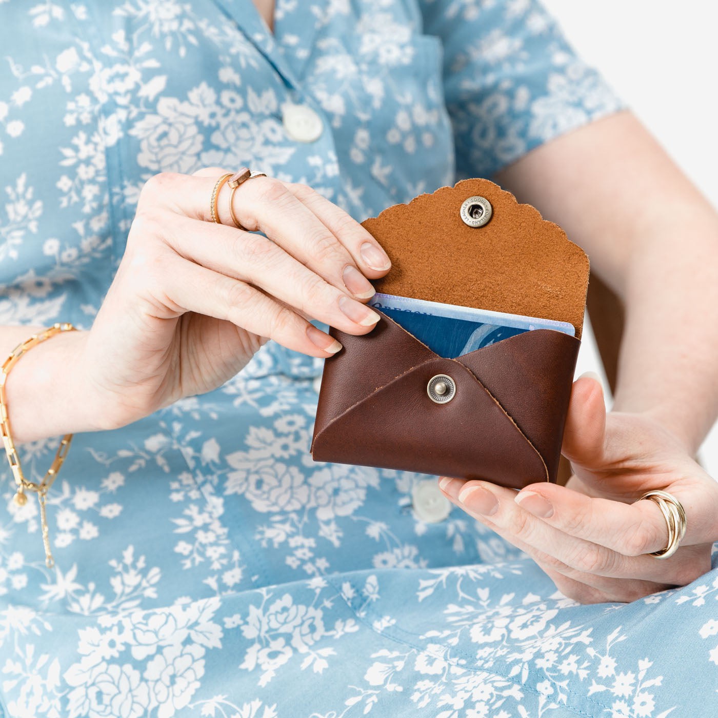 Mini Daisy Wallet |Tiffany necklace