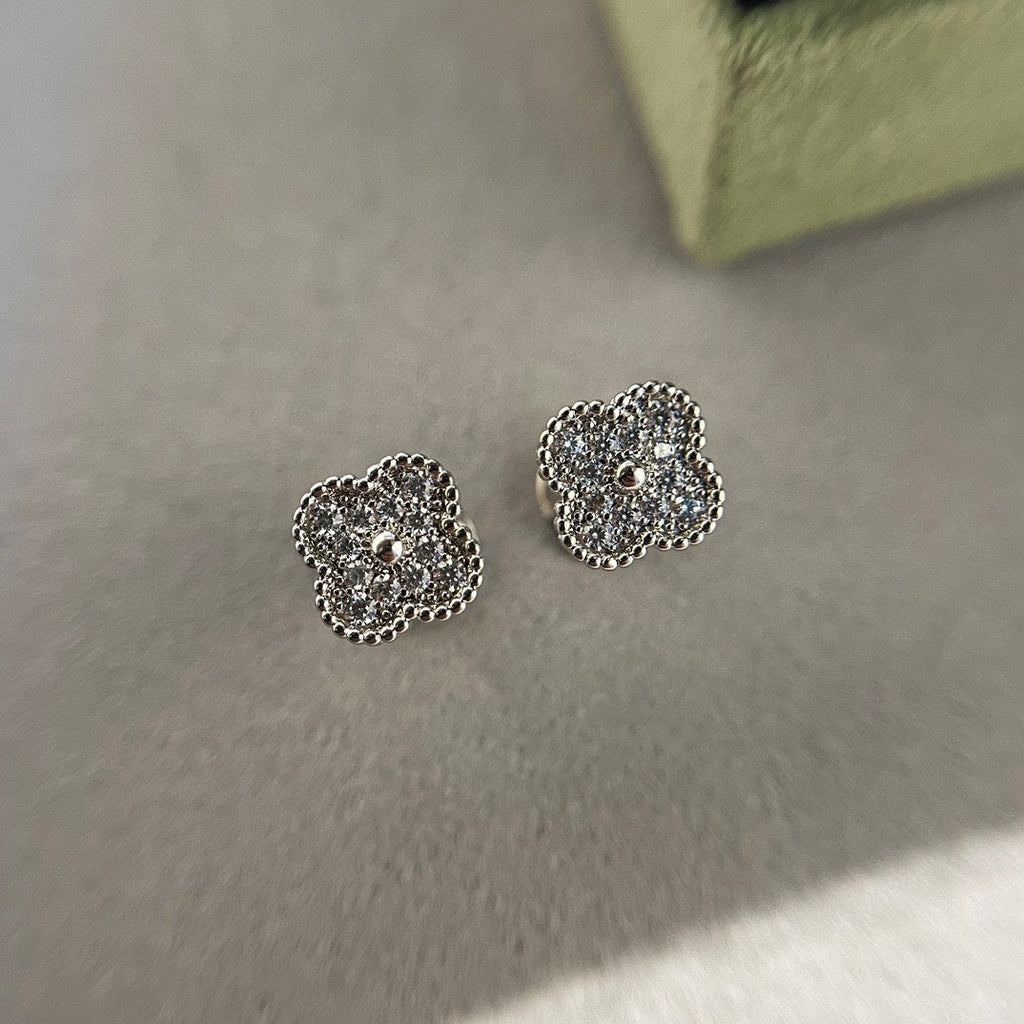 Van Cleef & Arpels CLOVER MINI DIAMOND STUD EARRINGS